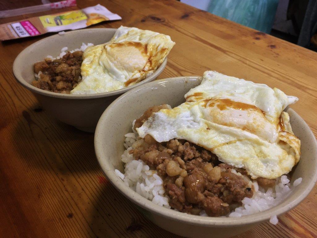 4. Cơm thịt lợn om và trứng – Nhà hàng Tiantianli