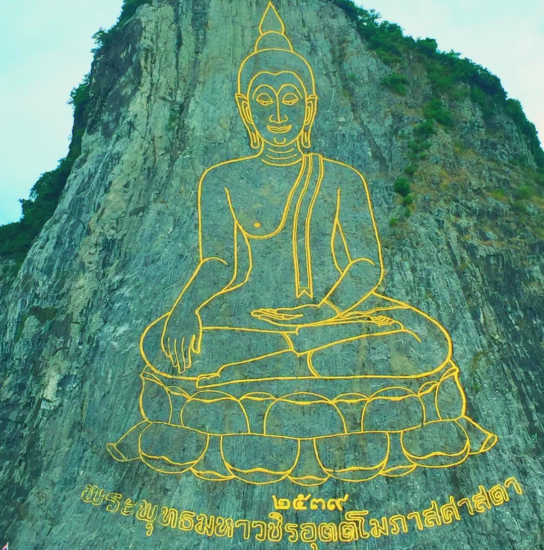 Nhìn ngắm lại núi Phật Vàng, địa điểm du lịch Pattaya nổi tiếng ...