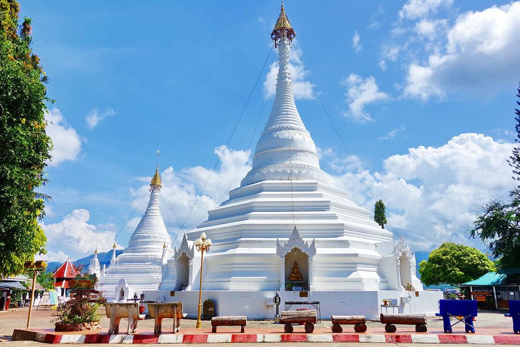 Tham quan ngôi đền Wat Phra That Doi Kong Mu ở Mae Hong Son Thái Lan