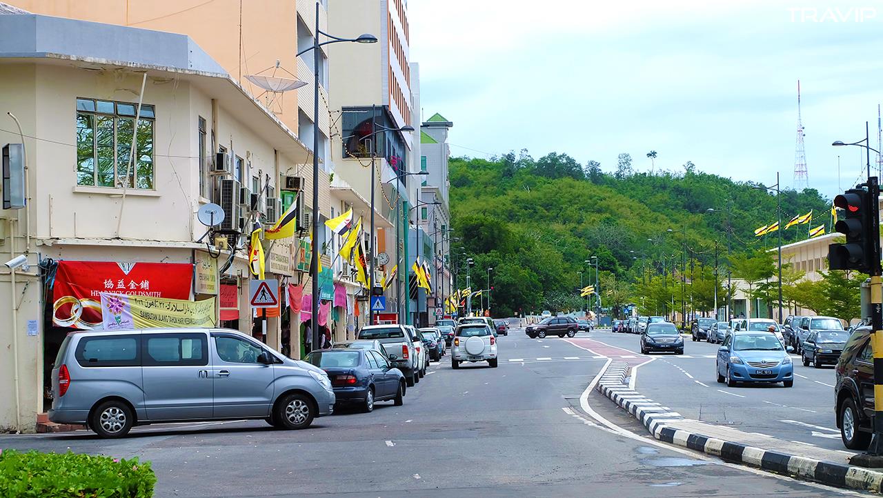 Khắp vương quốc Brunei chỉ có khoảng 50 chiếc taxi vì hầu hết người dân đều có xe riêng