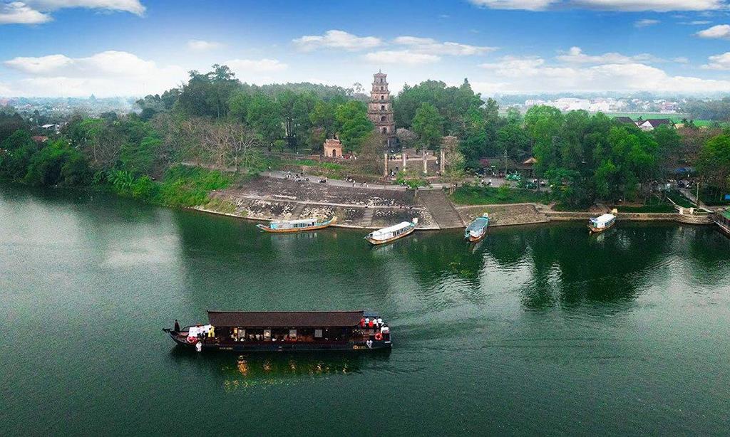 Sông Hương, một địa điểm du lịch Huế đầy lý tưởng
