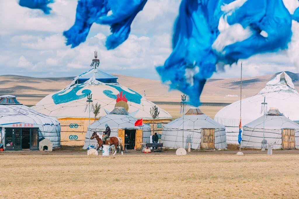Du lịch Mông Cổ có gì hay? Ngủ lều và các trải nghiệm tuyệt vời nhất ở Mông Cổ