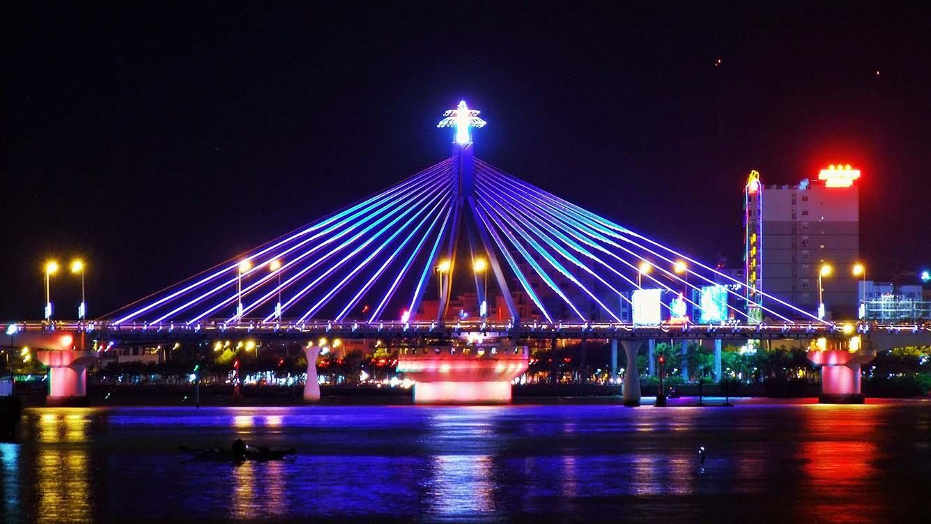Cầu Quay Sông Hàn, biểu tượng mỗi khi du lịch Đà Nẵng luôn phải check-in