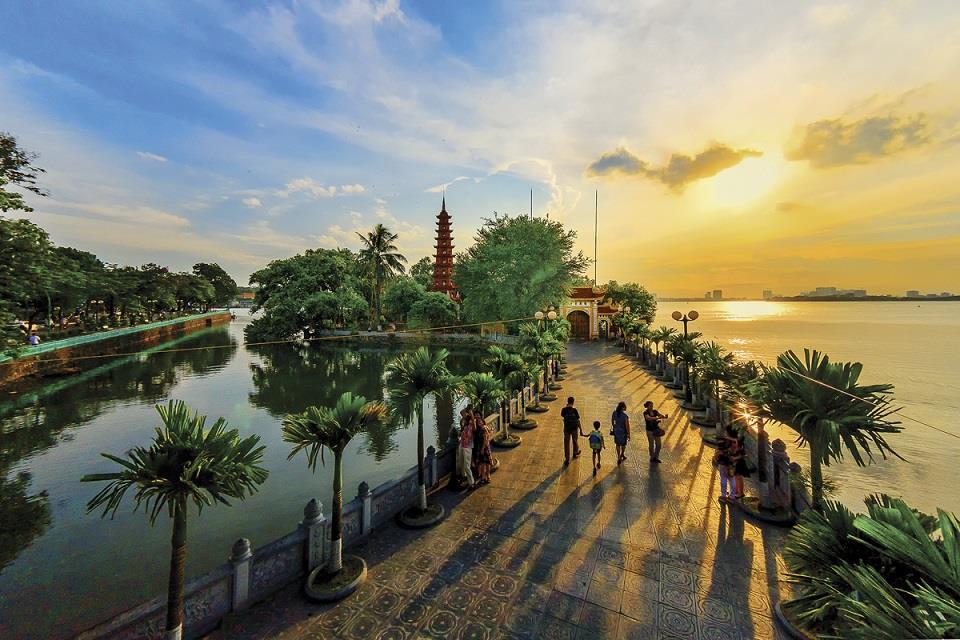Chùa Trấn Quốc, ngôi chùa cổ đẹp nhất thế giới tại Việt Nam | VIETRAVEL