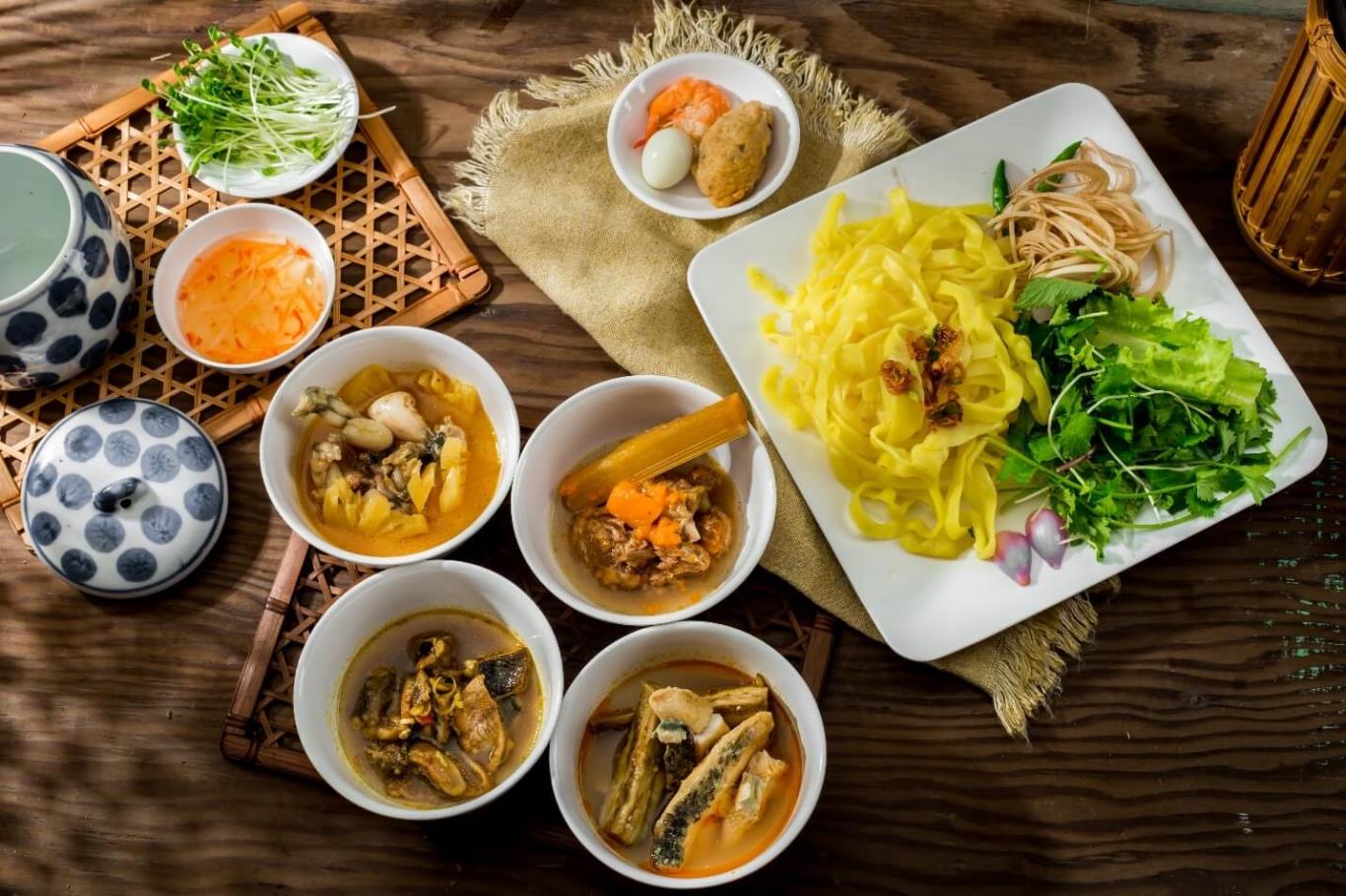 Ẩm thực Việt Nam, những món ăn lấy lòng du khách quốc tế | VIETRAVEL