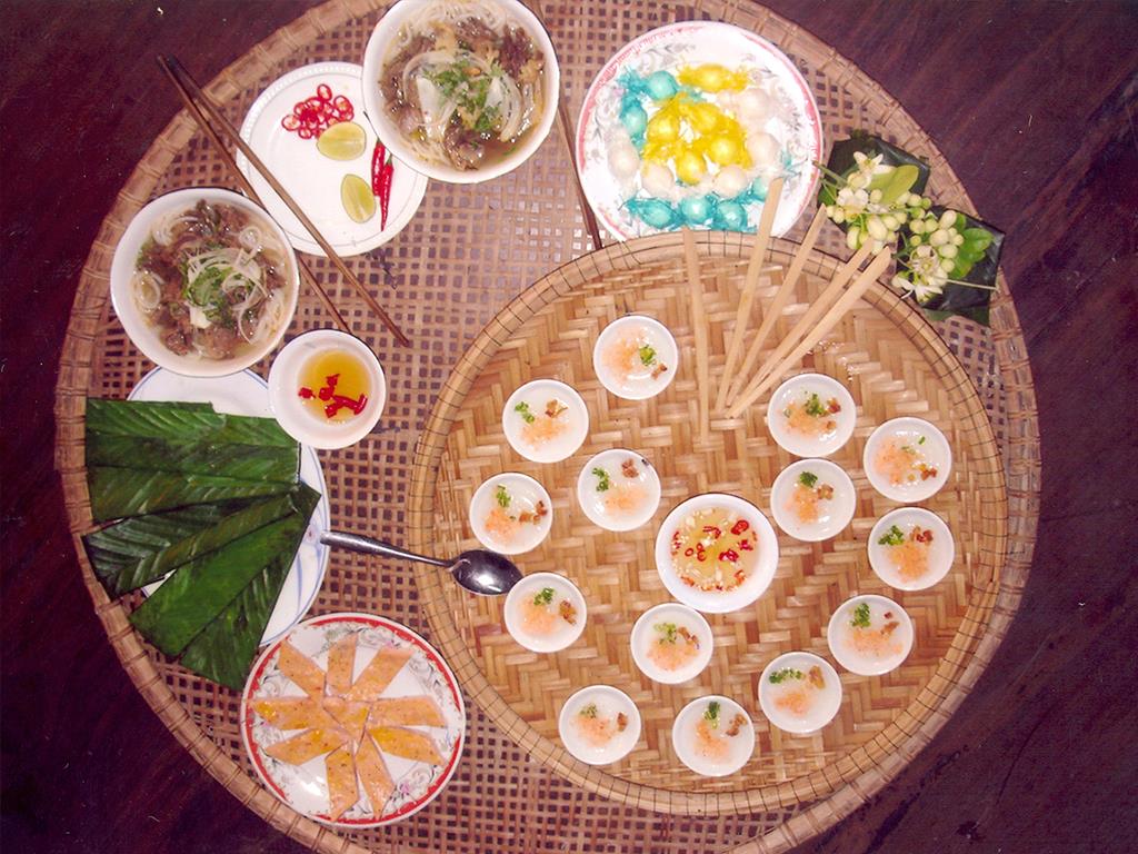 Thưởng thức ẩm thực ngày Tết xứ Huế