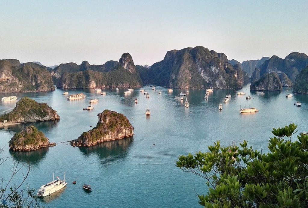 Hạ Long và những điểm đến thu hút khách nhất Việt Nam 2019