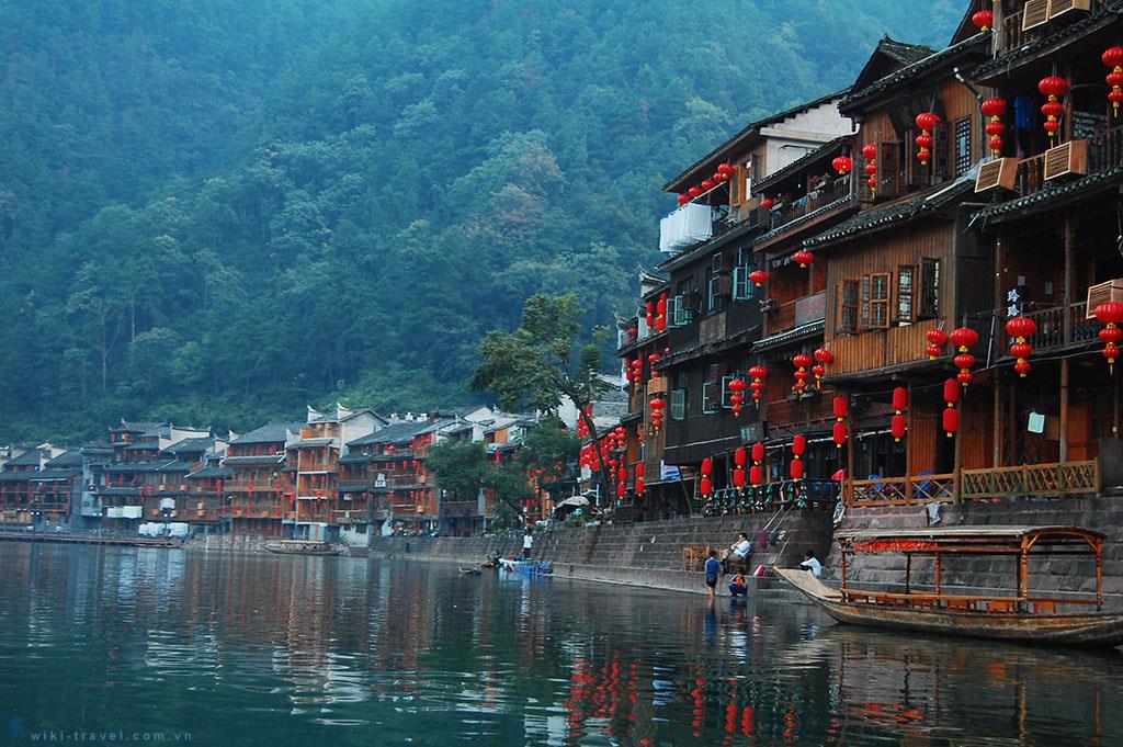 5 thị trấn đẹp như trong phim cổ trang ở Trung Quốc | VIETRAVEL