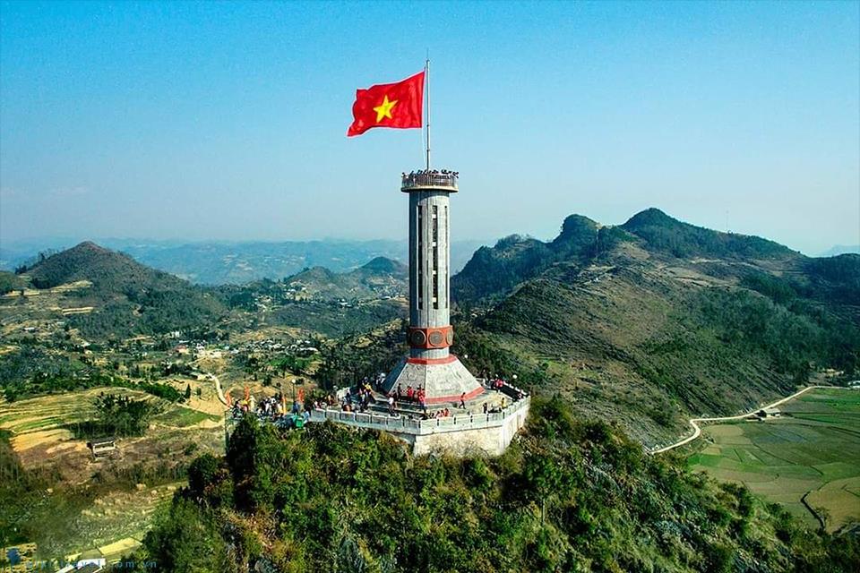 Lũng Cú Hà Giang và những cột cờ nổi tiếng nhất Việt Nam