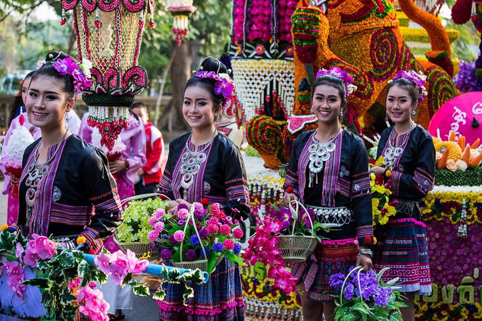 Tham gia top 4 Lễ hội Thái Lan trong hè 2022