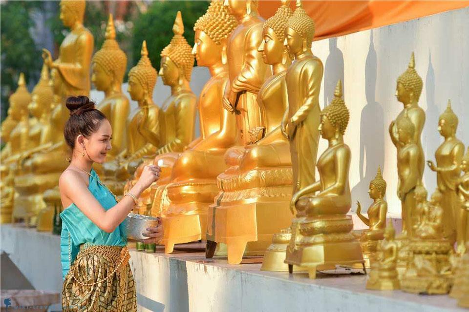 Theo chân người Thái bản địa trải nghiệm Lễ hội té nước Songkran