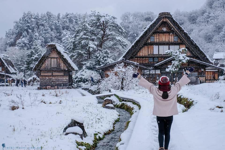 Tham quan làng cổ Shirakawa mùa đông, đắm chìm vào giấc mơ cổ tích ở Nhật Bản