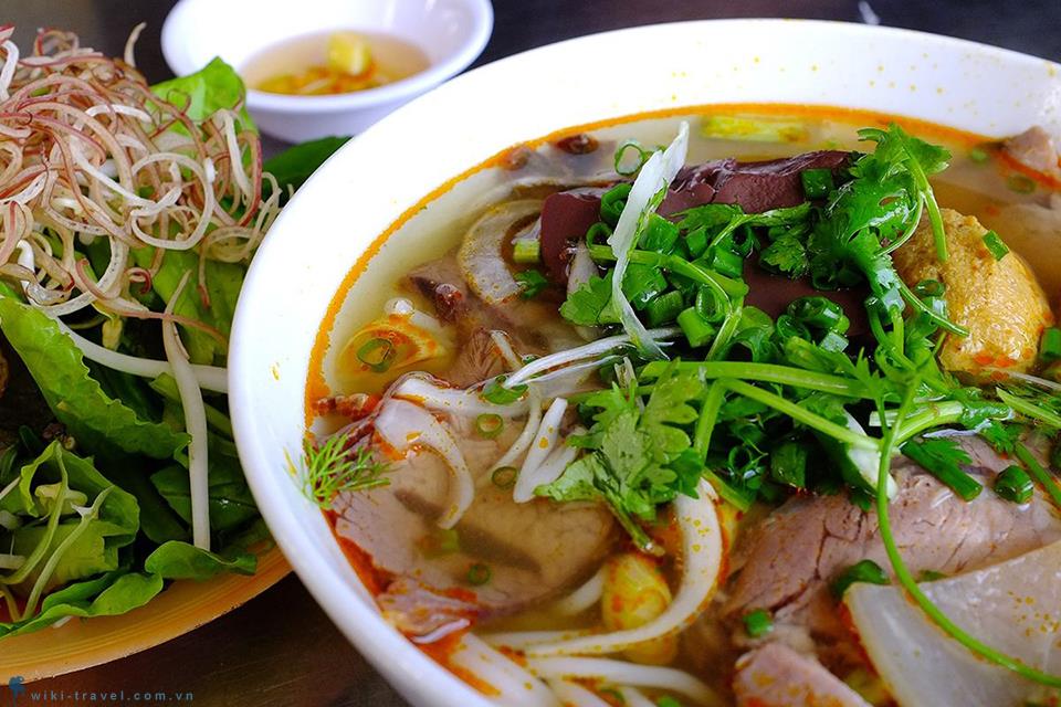 Khám phá ẩm thực miền Trung: Thưởng thức món ăn bình dị ở Huế - Đà Nẵng - Hội An