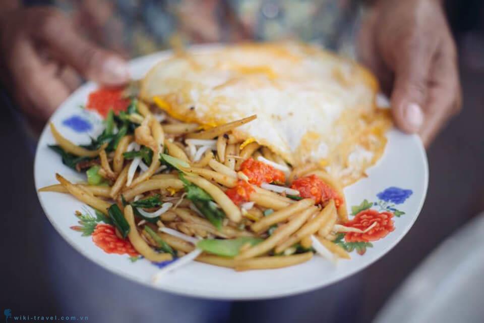Ngỡ ngàng với những món ăn đường phố lạ miệng ở Campuchia