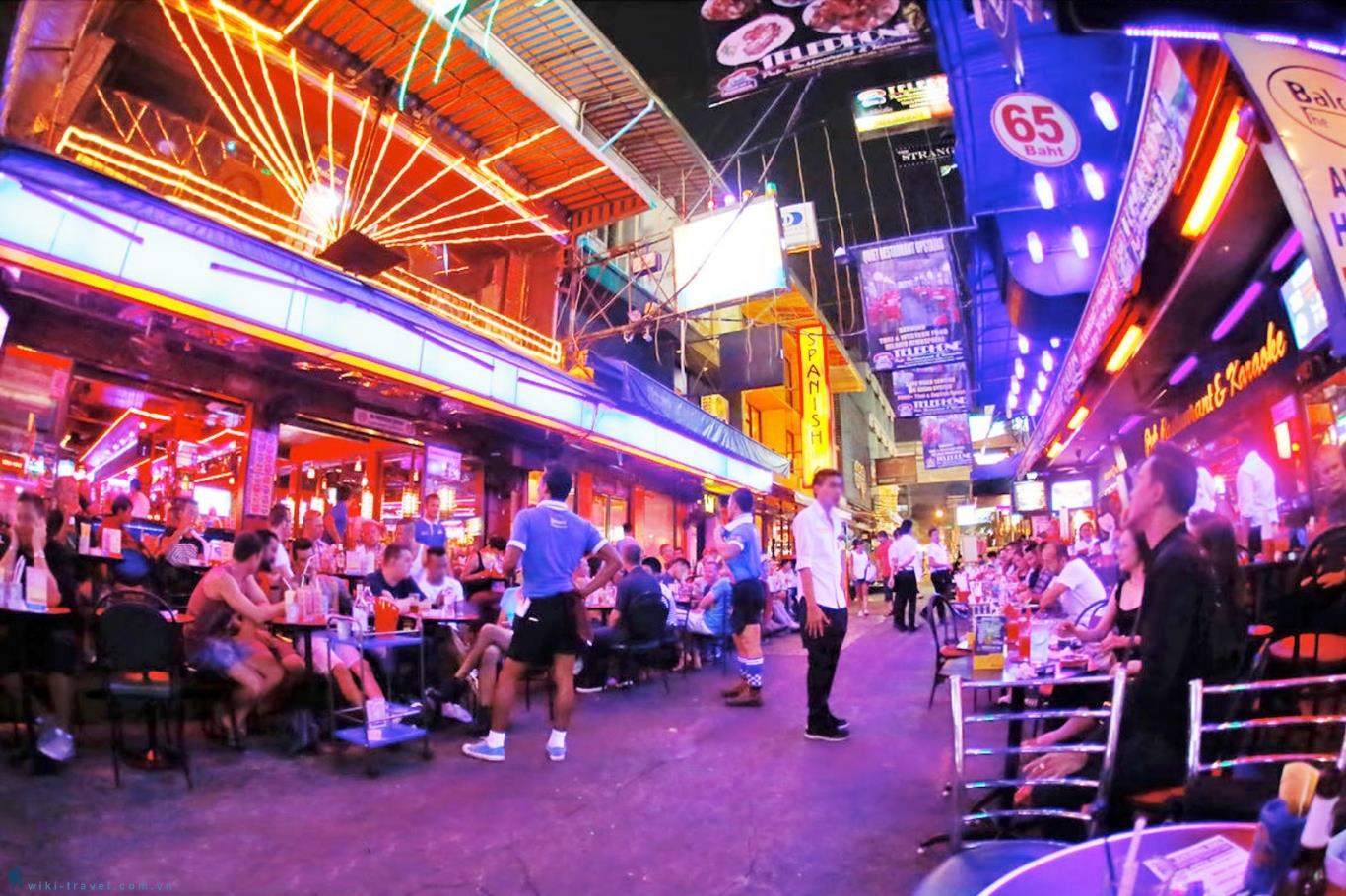 Du lịch Thái Lan 4N3Đ trải nghiệm té nước Songkran cùng team LGBT 