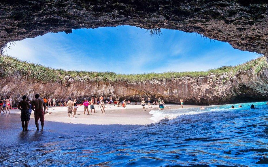 Hidden Beach – Mexico