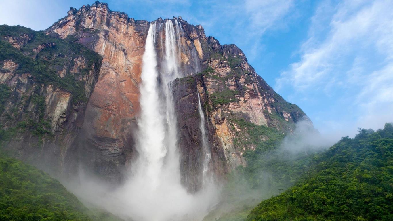 Какой водопад самый высокий. Водопад Анхель Венесуэла. Самый высокий водопад в мире: Анхель, Венесуэла. Водопад сальто Анхель Венесуэла. Самый высокий водопад — Анхель (1054 м).