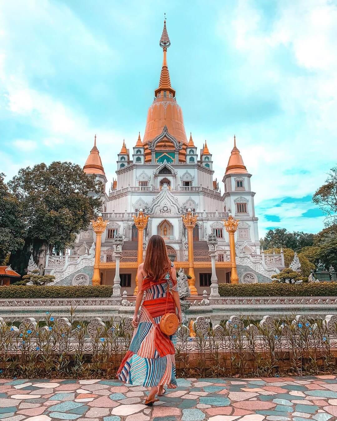 Hãy tới ngay chùa đẹp gần Sài Gòn để cảm nhận sự tĩnh lặng và thanh tịnh. Khung cảnh xung quanh cũng rất đẹp mắt, giúp bạn thư giãn sau những ngày bận rộn.