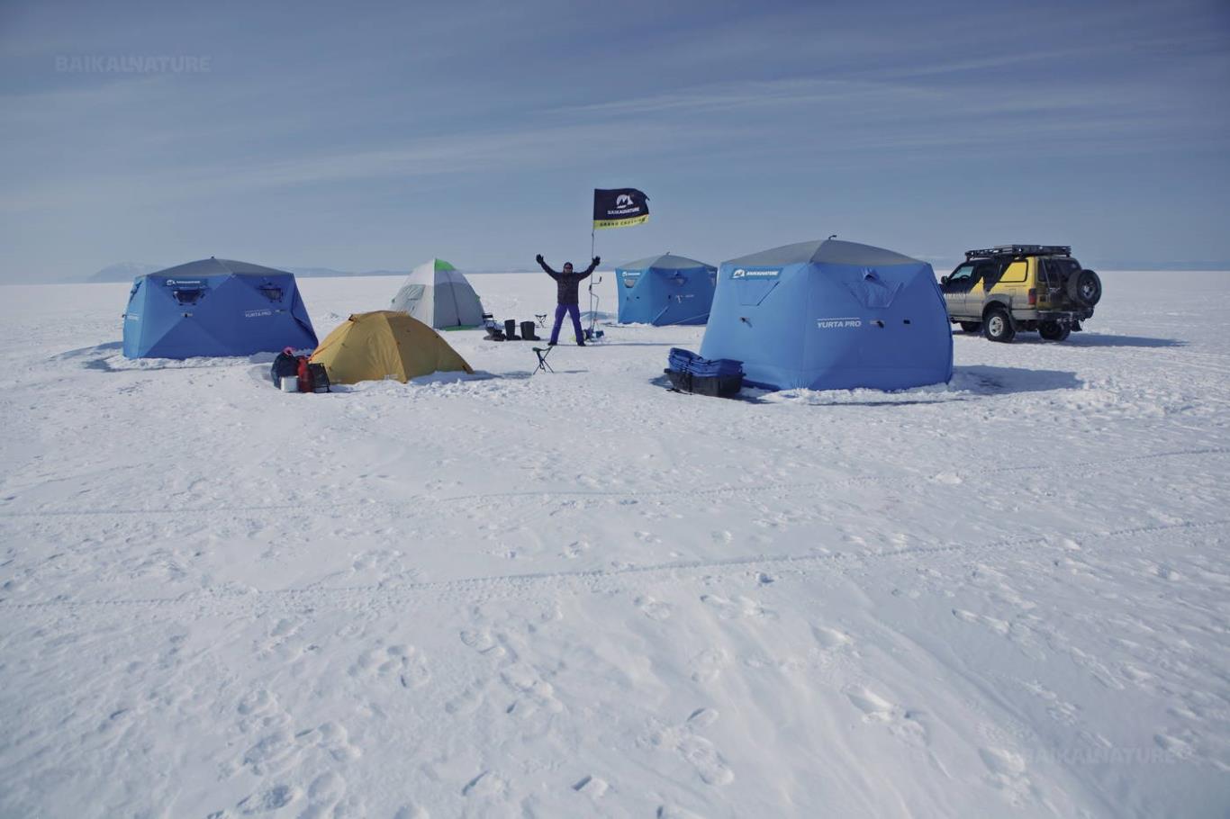 Ice camp. Лагерь на льду Байкала. Ночевка на Байкале. Ночевка на льду Байкала. Юрт лагерь на Байкале на льду.
