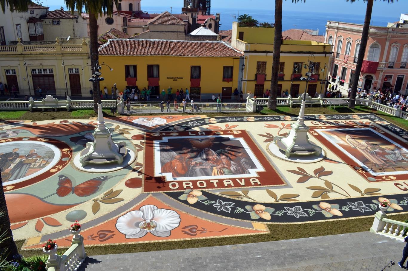 Tấm thảm lớn phía trước hội trường thành phố ở La Orotava, đảo Tenerife, Tây Ban Nha