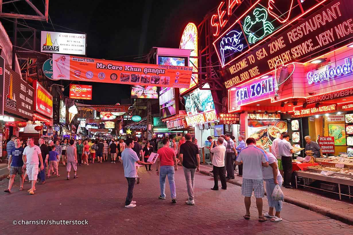Walking Street – Khu mua sắm về đêm ở Pattaya