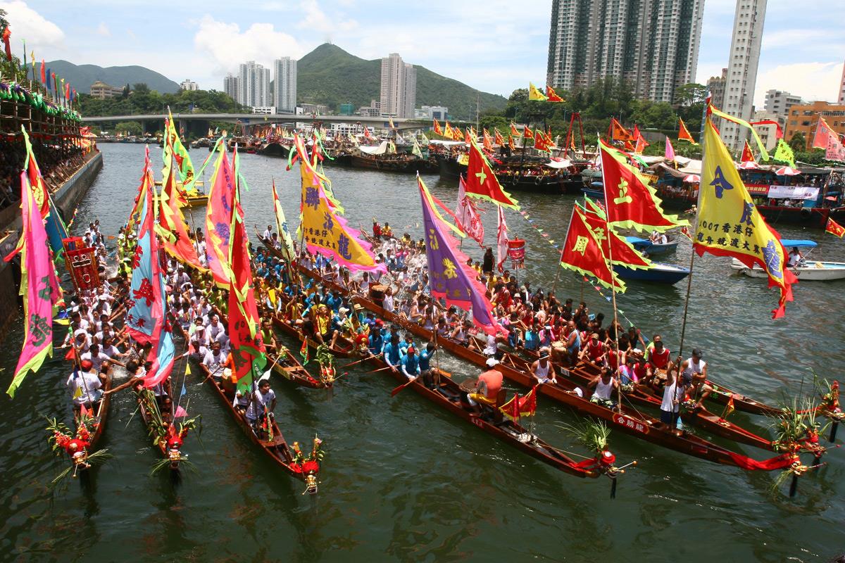 Lễ hội đua thuyền rồng Lộc Cảng
