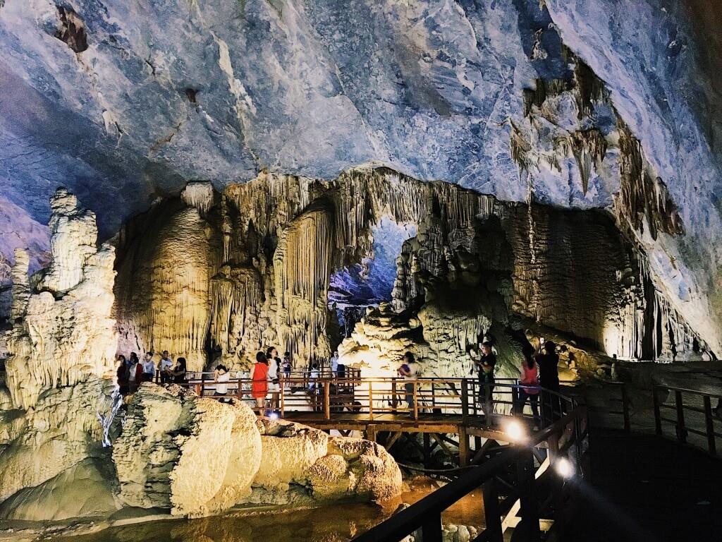 Check-in inside Thien Duong Cave