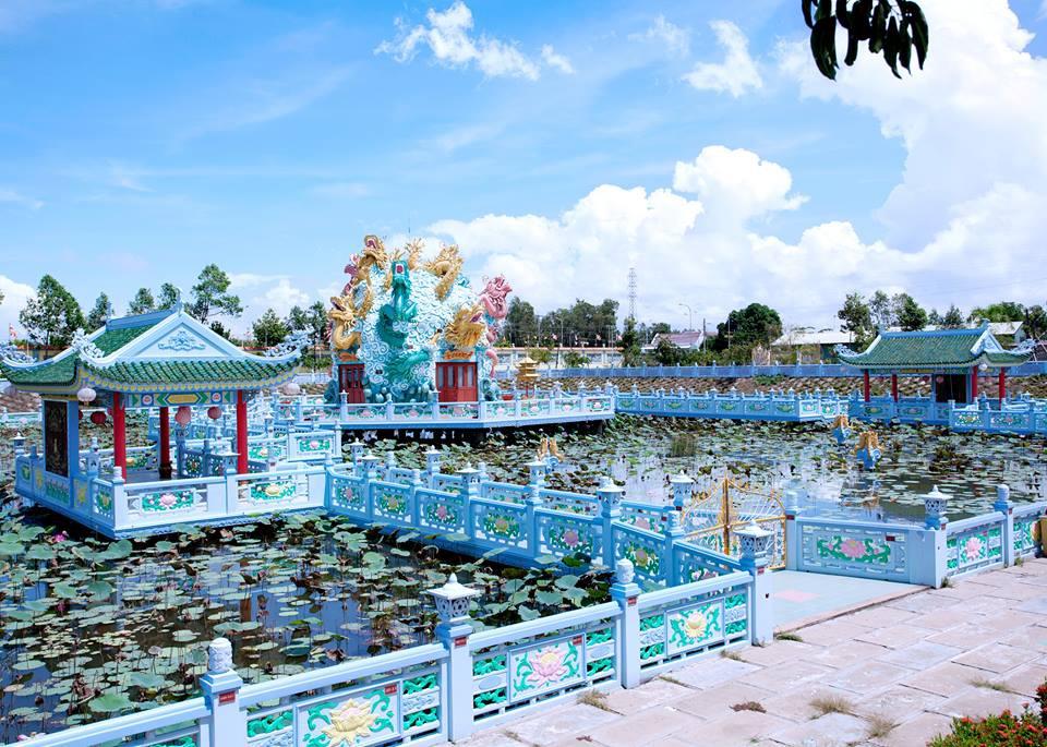 Huynh Dao Pagoda