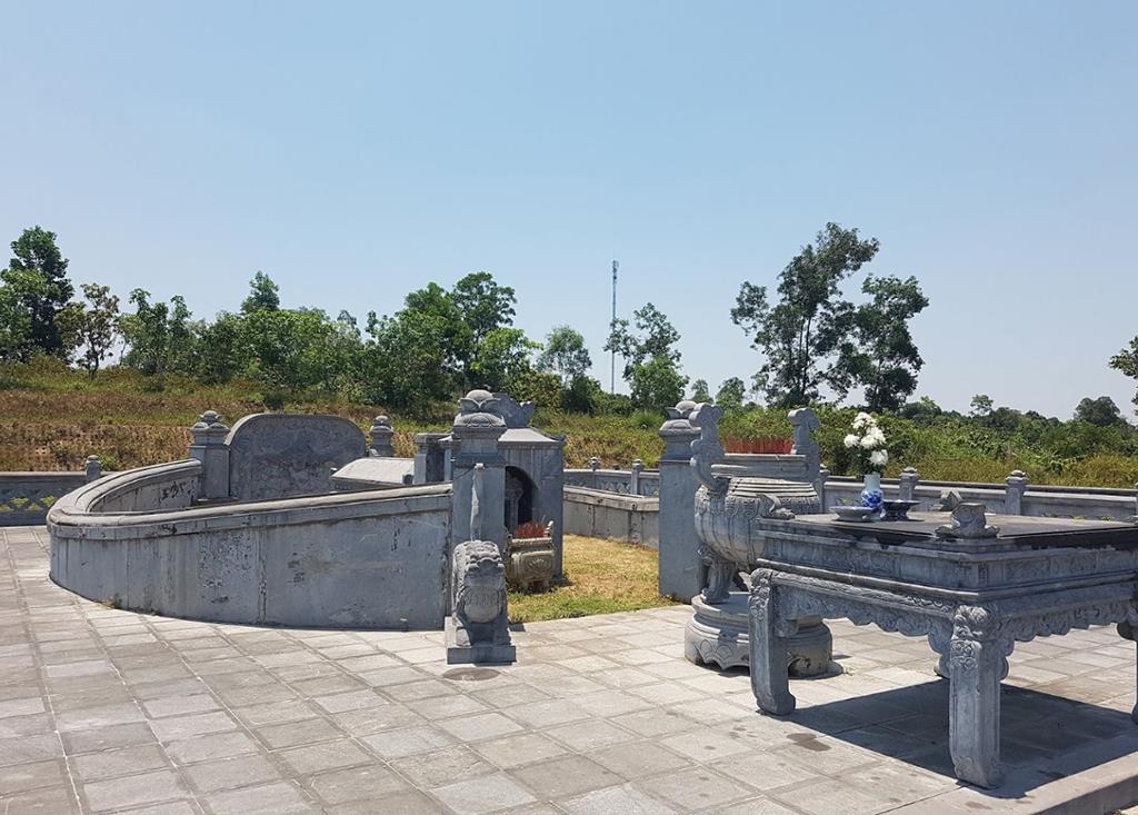 Tomb of the Citadel of Nguyen Huu Canh