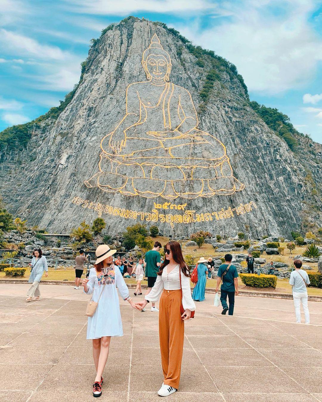 Núi Phật Vàng Pattaya có ý nghĩa vô cùng đặc biệt với người dân Thái Lan