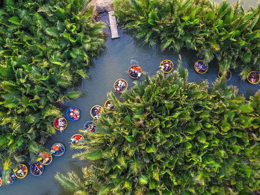 Trải nghiệm đi thuyền thúng ở rừng dừa Bảy Mẫu