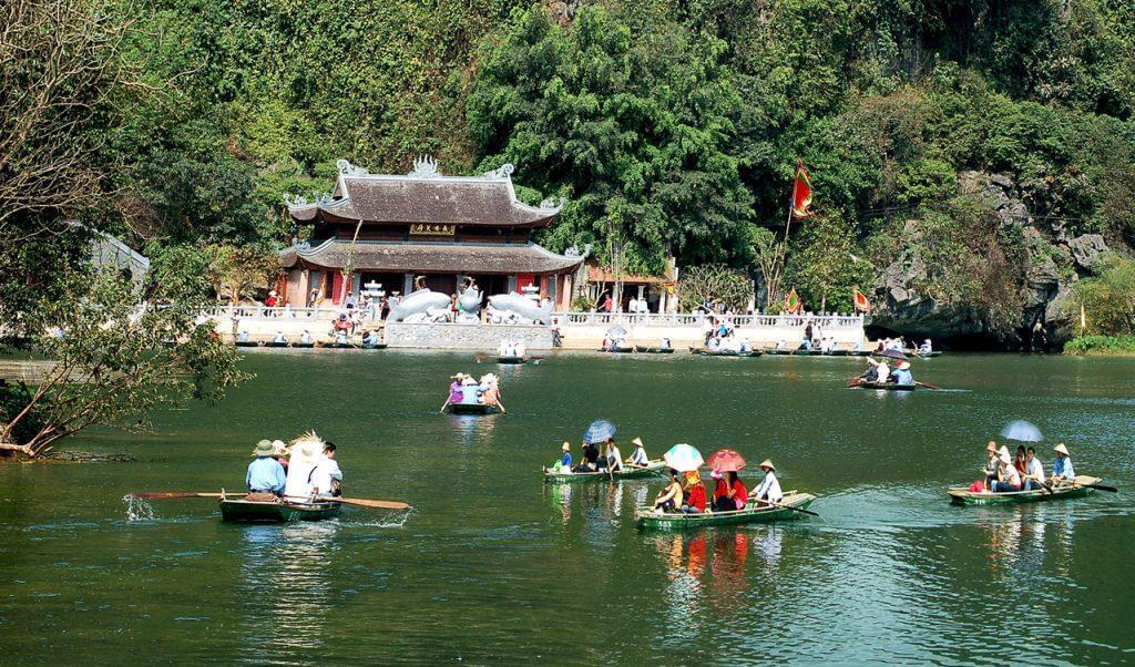 Gợi ý một số tuyến du lịch tham quan dành cho khách đi tour Chùa Hương