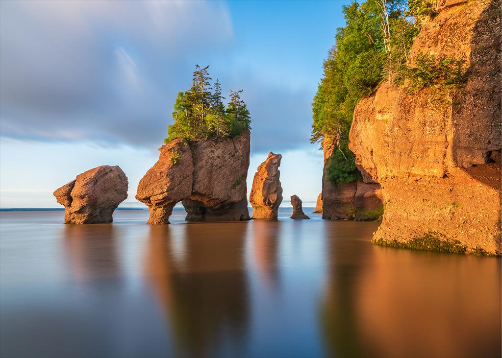 1. Vịnh Fundy - Canada