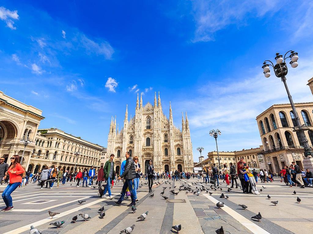 Tham quan 4 quảng trường nổi tiếng ở Ý | VIETRAVEL