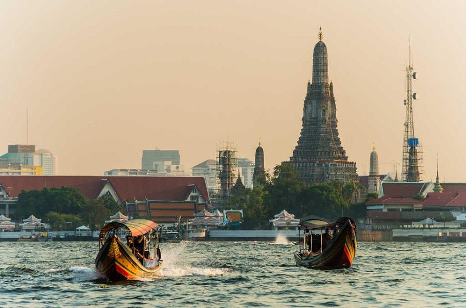 + Dạo thuyền trên sông Chao Phraya