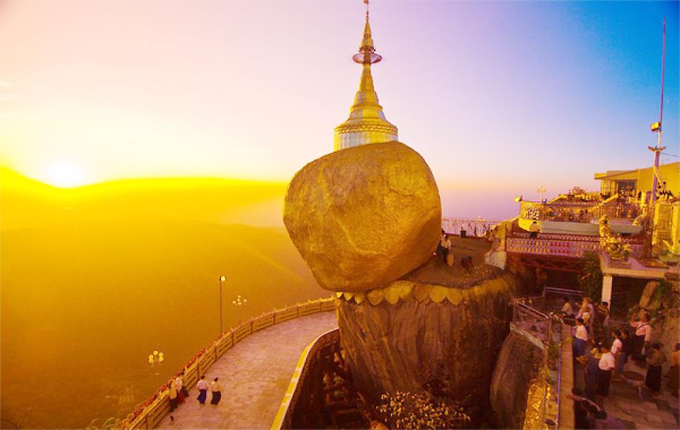 Truyền thuyết về Đức Phật ở chùa Golden Rock 