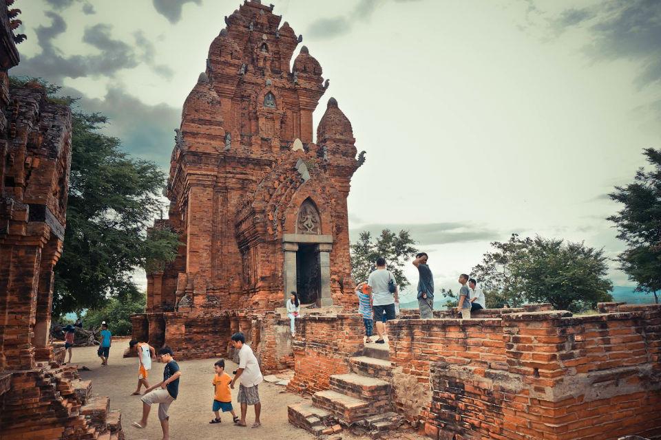 Chiêm ngưỡng vẻ đẹp kiến trúc đền tháp Po Klaong Garai