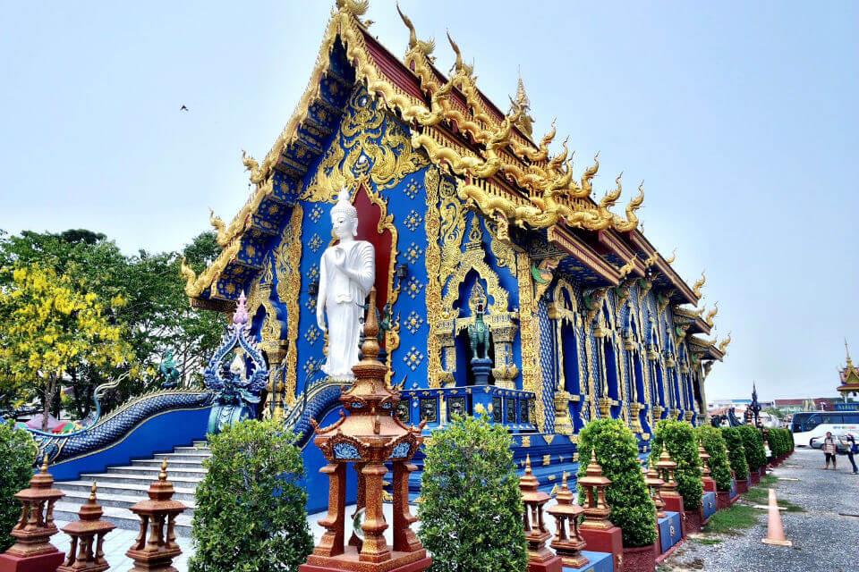 Chùa Xanh Dương (Wat Rong Suea Ten)
