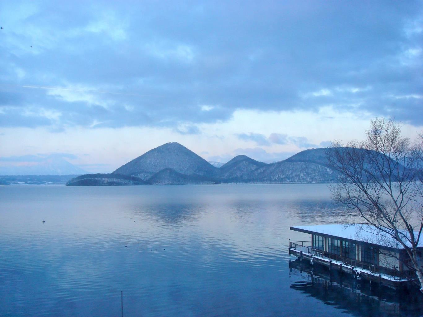 Hồ Toya