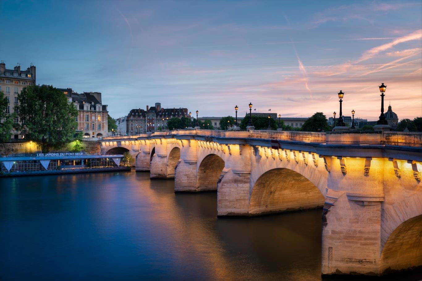 Pont Neuf – Cây cầu mới “cũ” nhất Paris