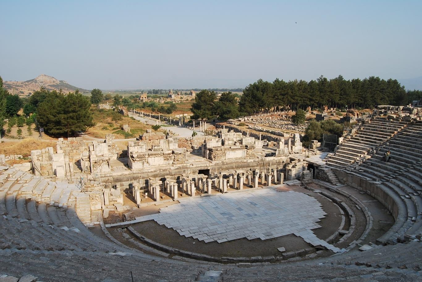 Ephesus Ancient Theatre - Nhà hát ngoài trời lớn nhất