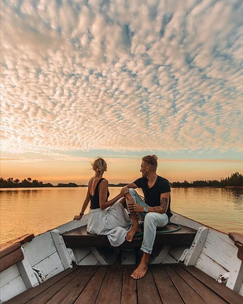 Đi thuyền trên sông Thu Bồn