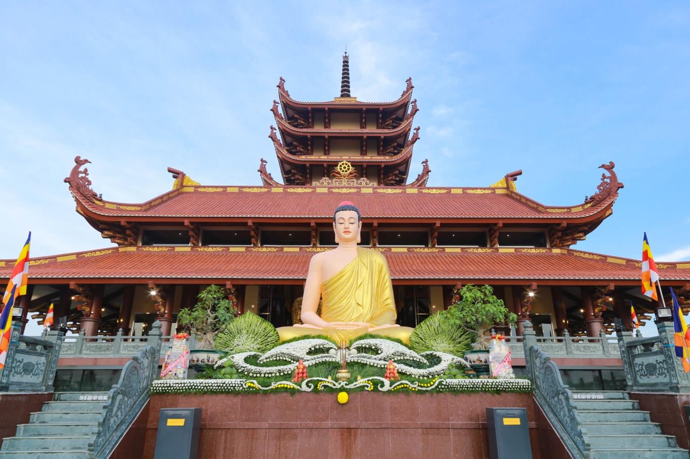 4. Chùa Bát Bửu Phật Đài