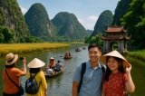 Tăng Trưởng Du Lịch Việt Nam Thông Qua Lượng Du Khách Và Thu Nhập Từ Quốc Tế