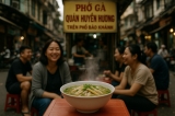 Khám Phá Phở Gà Hút Khách: Quán Huyền Hương Trên Phố Bảo Khánh