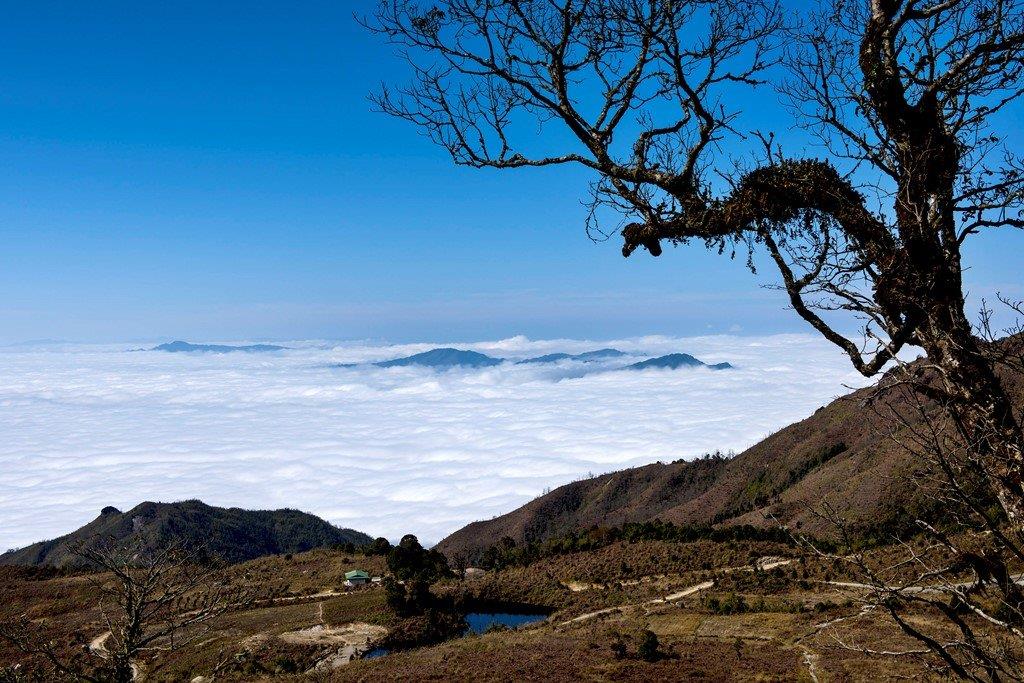 Khung cảnh tuyệt đẹp của núi Chiêu Lầu Thi.