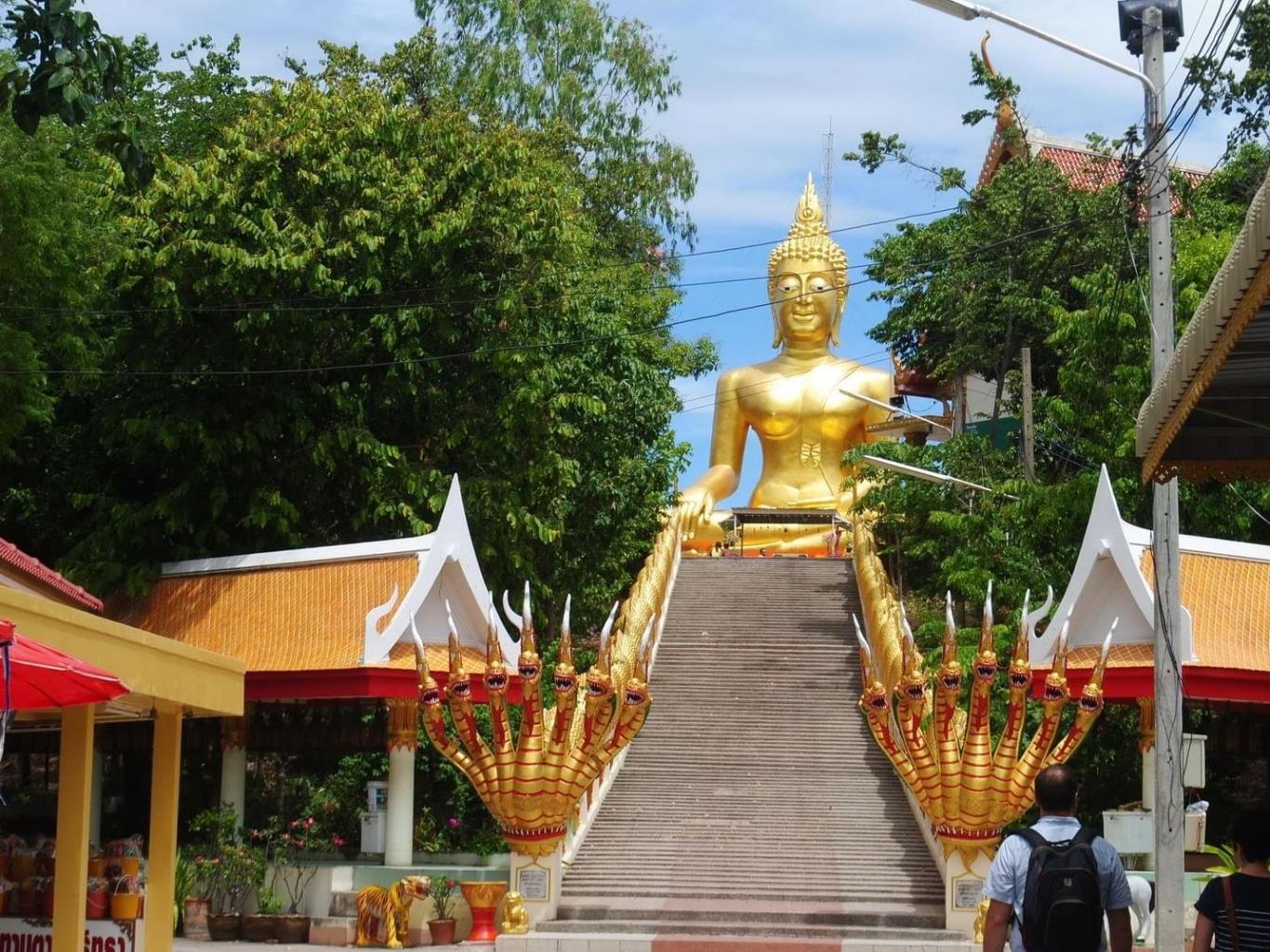 5. Chùa Phật Lớn Wat Phra Yai Pattaya