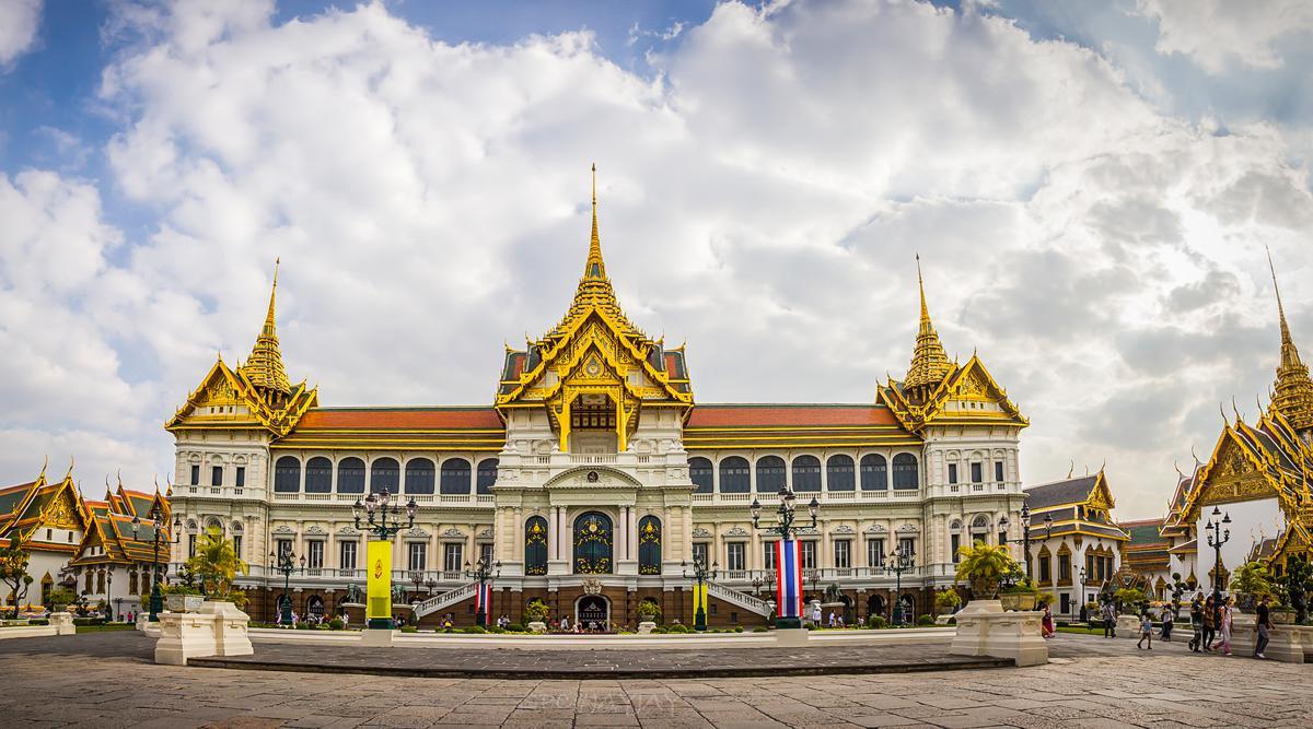 2. Ghé thăm cung điện Hoàng gia – Grand Palace - Địa điểm không thể bỏ qua khi sang Thái
