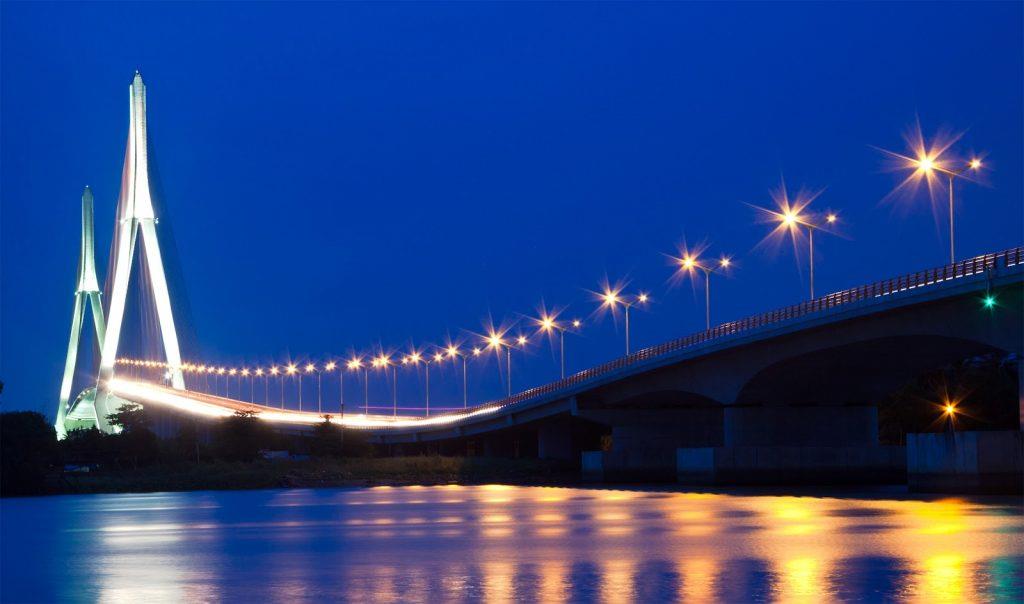 Cầu Việt Nam: Cầu là một trong những biểu tượng địa danh của Việt Nam. Hãy cùng khám phá các cầu đẹp nhất của quê hương ta, để hòa mình vào vẻ đẹp của tung bước lên từng cây cầu đầy nghệ thuật và tinh tế.