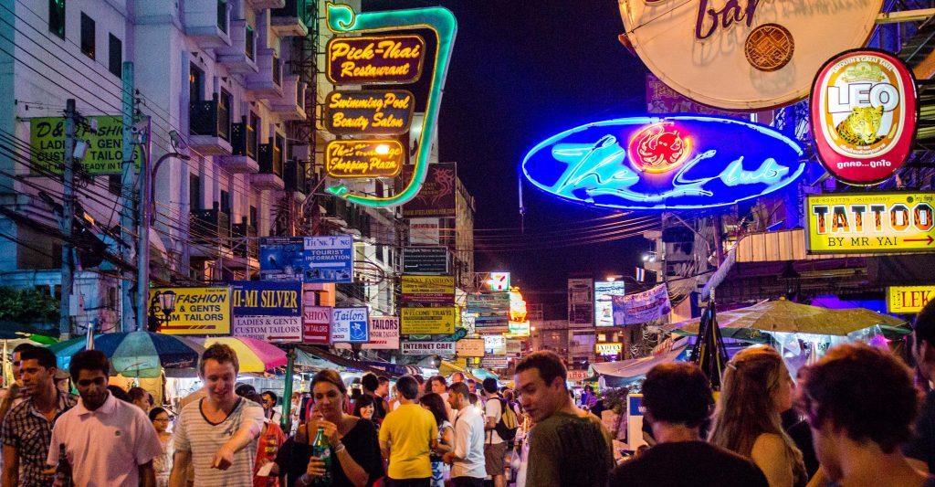 Khao San Road – Thiên đường mua sắm về đêm